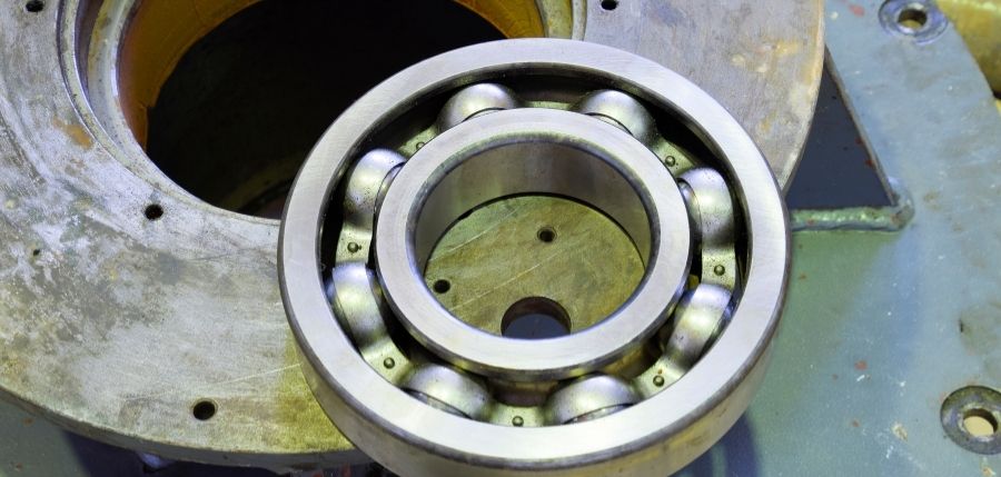 Difference between 6204 ZZ and 6204 2RS bearings